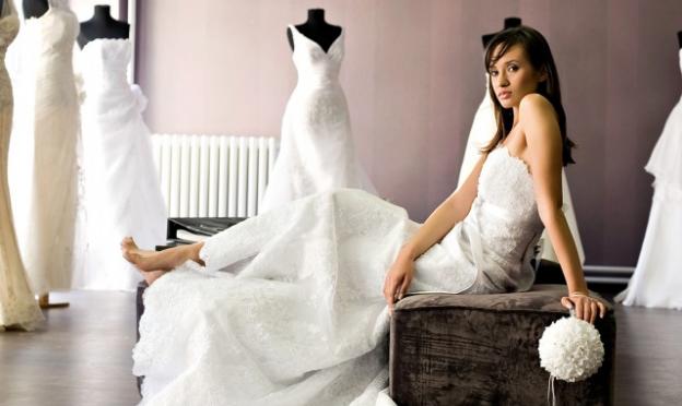 Можно ли идти в белом платье на свадьбу?